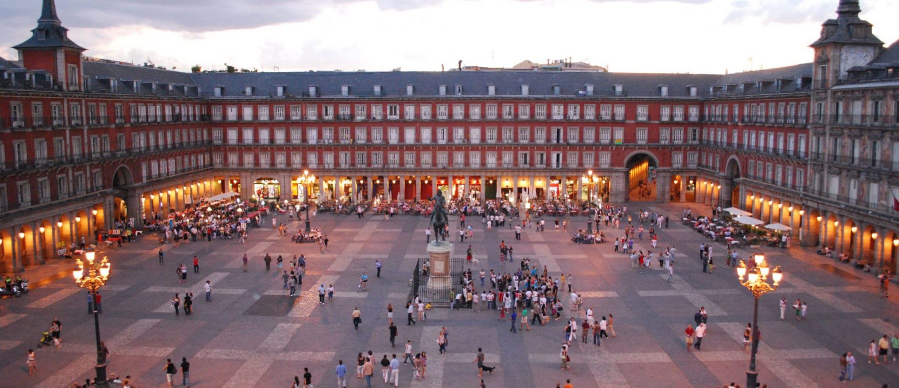 Plaza_Mayor_de_Madrid-e1519728258293