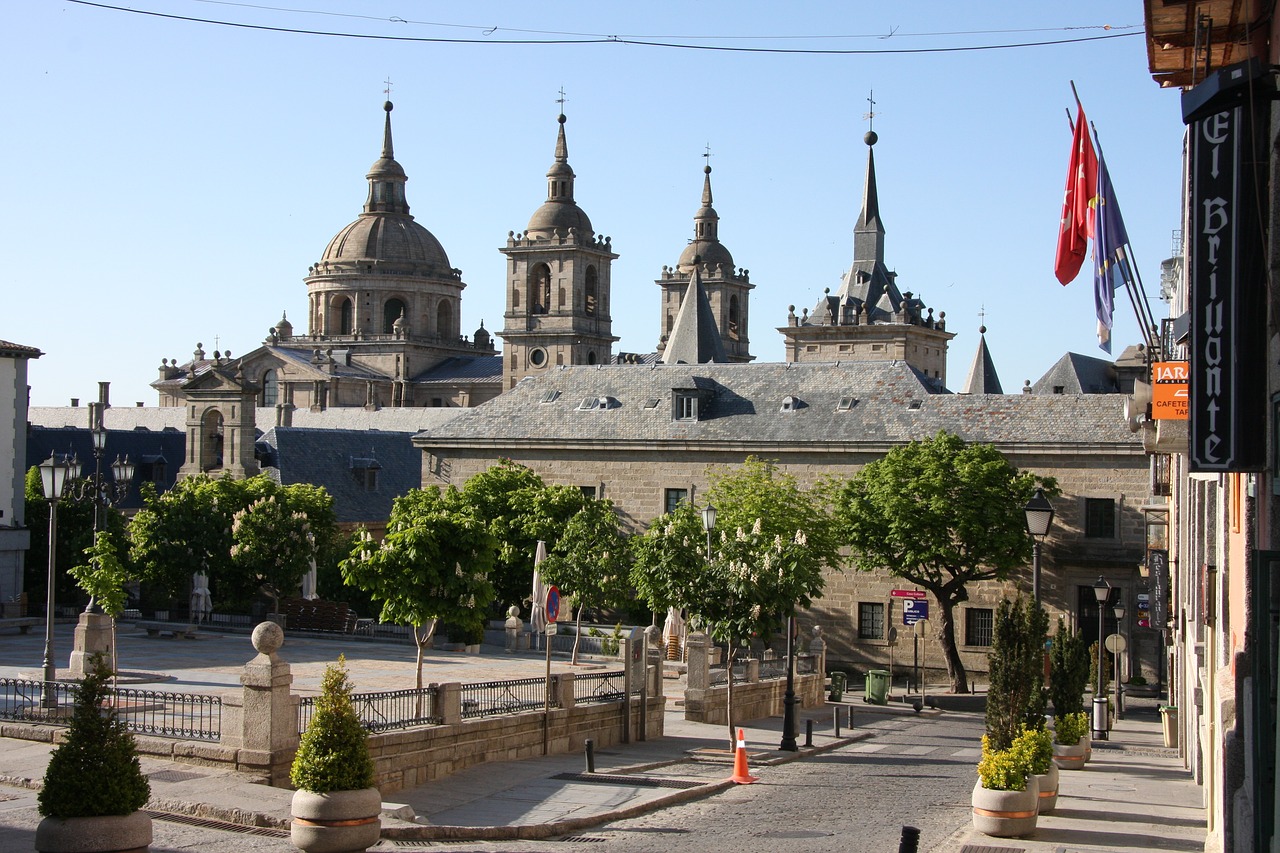 Visitar-San-Lorenzo-del-Escorial-y-su-Monasterio